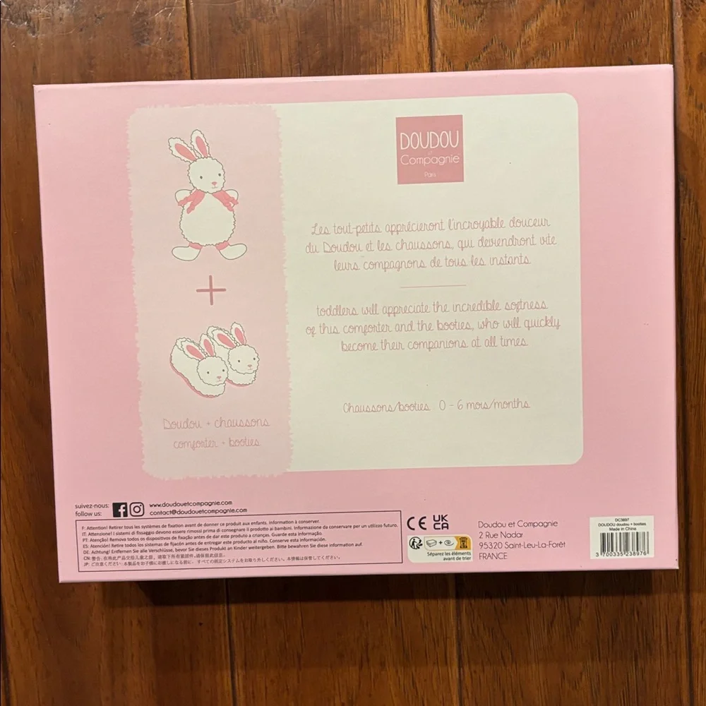 DouDou Et Compagnie Paris Bunny Comforter and Booties